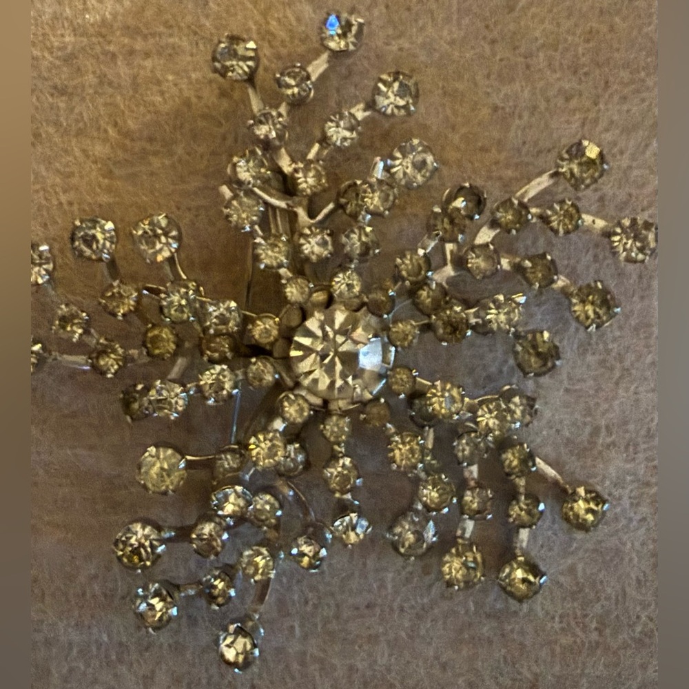 Vintage Snowflake Rhinestone Silver Toned Brooch